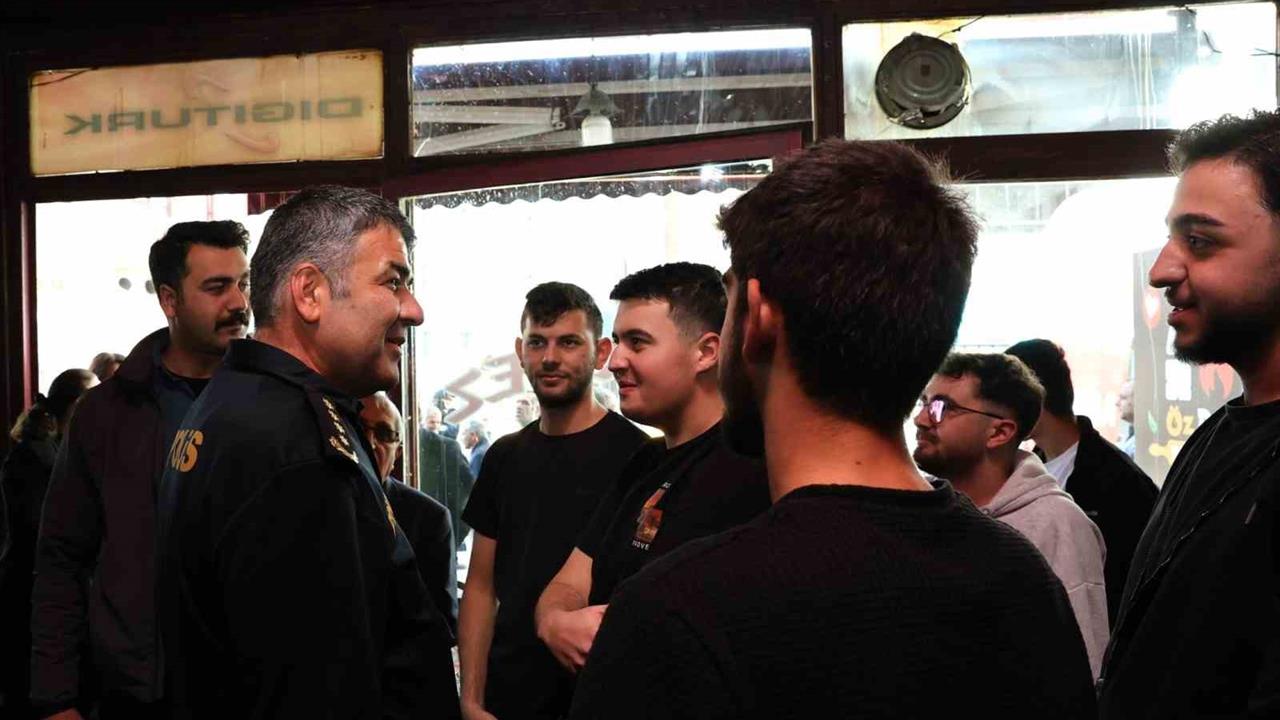 Karaburun, Erzurum'da Vatandaşlarla Buluştu