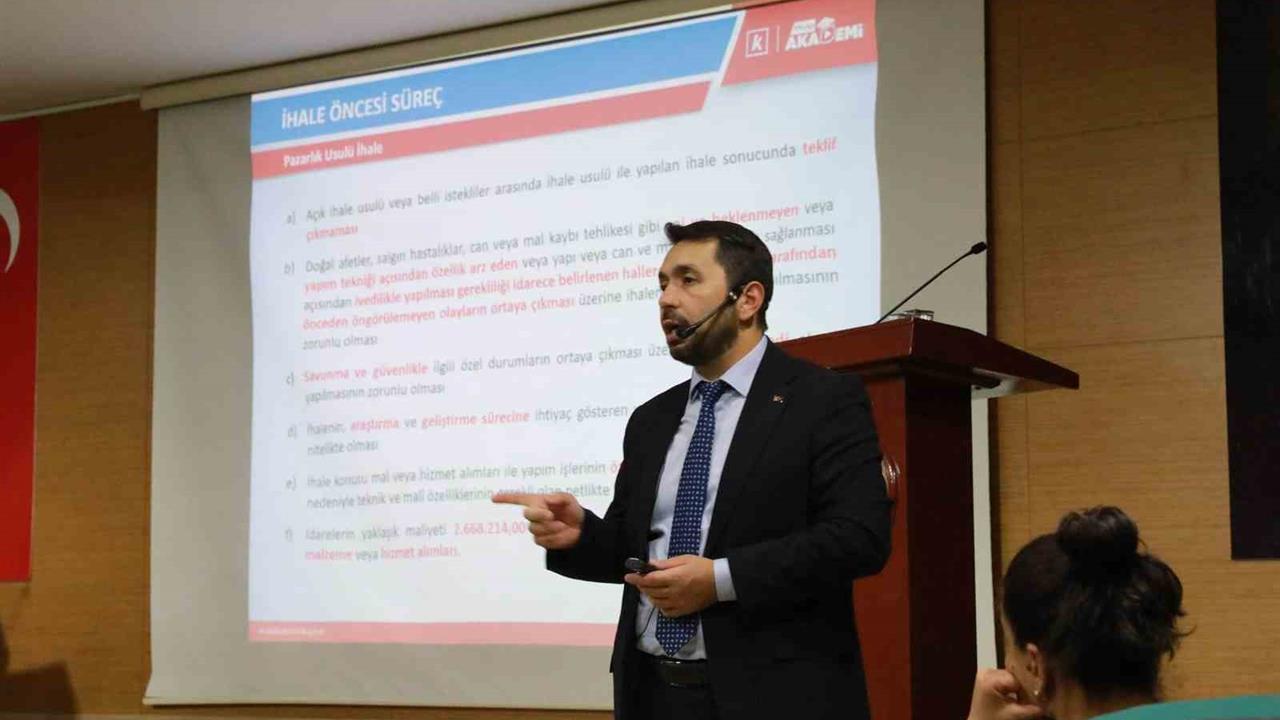 Keçiören'de Kamu İhale Eğitimi Düzenlendi