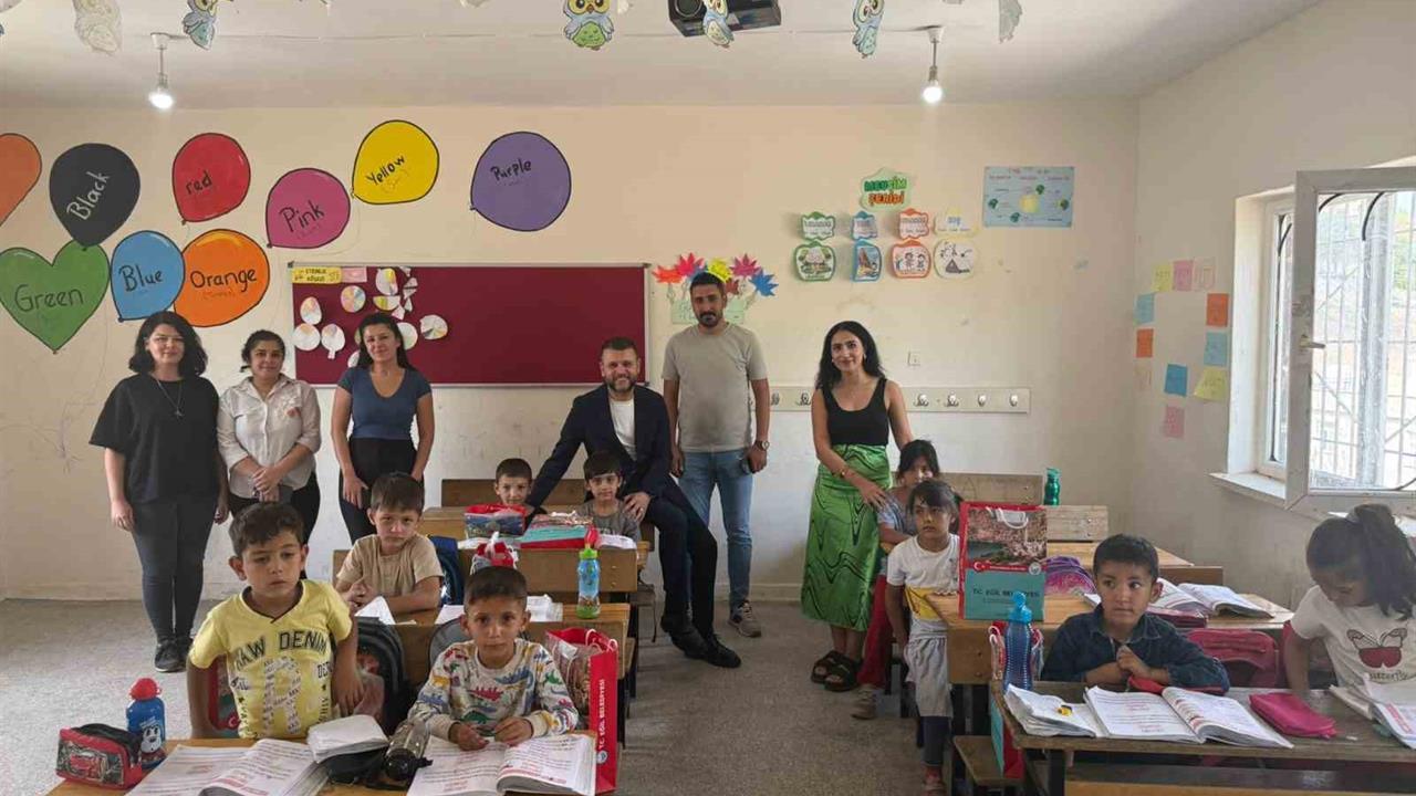 Eğil'de Eğitime Destek: Başkan Seydaoğlu'ndan Hediye