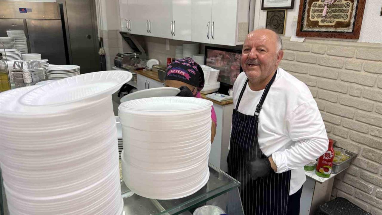 İstanbul'da Haluk Baba'nın Pilavı Öğrencilerin Tercihi Oldu