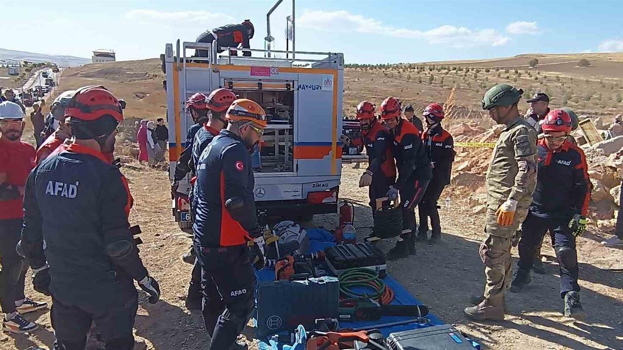 Bayburt'ta 5,9 Büyüklüğünde Deprem Tatbikatı Gerçekleştirildi