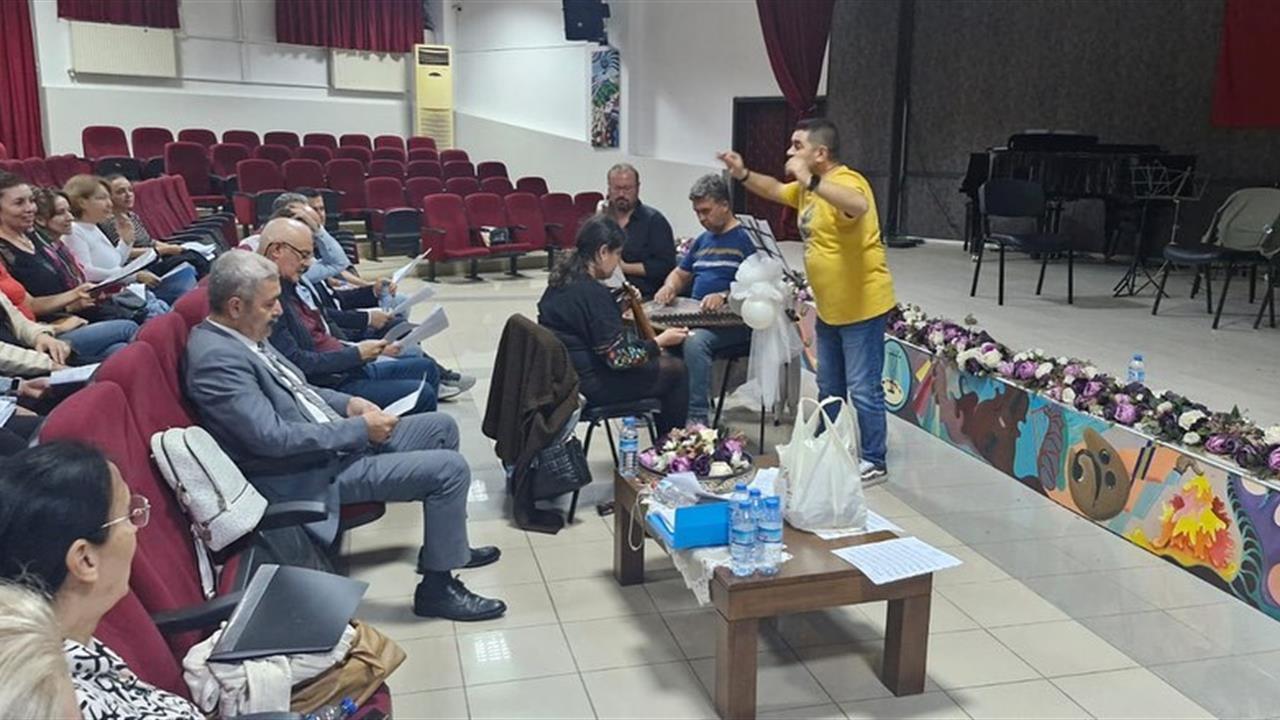 Efeler'de Türk Sanat Müziği Korosu 2023 Dönemine Başladı