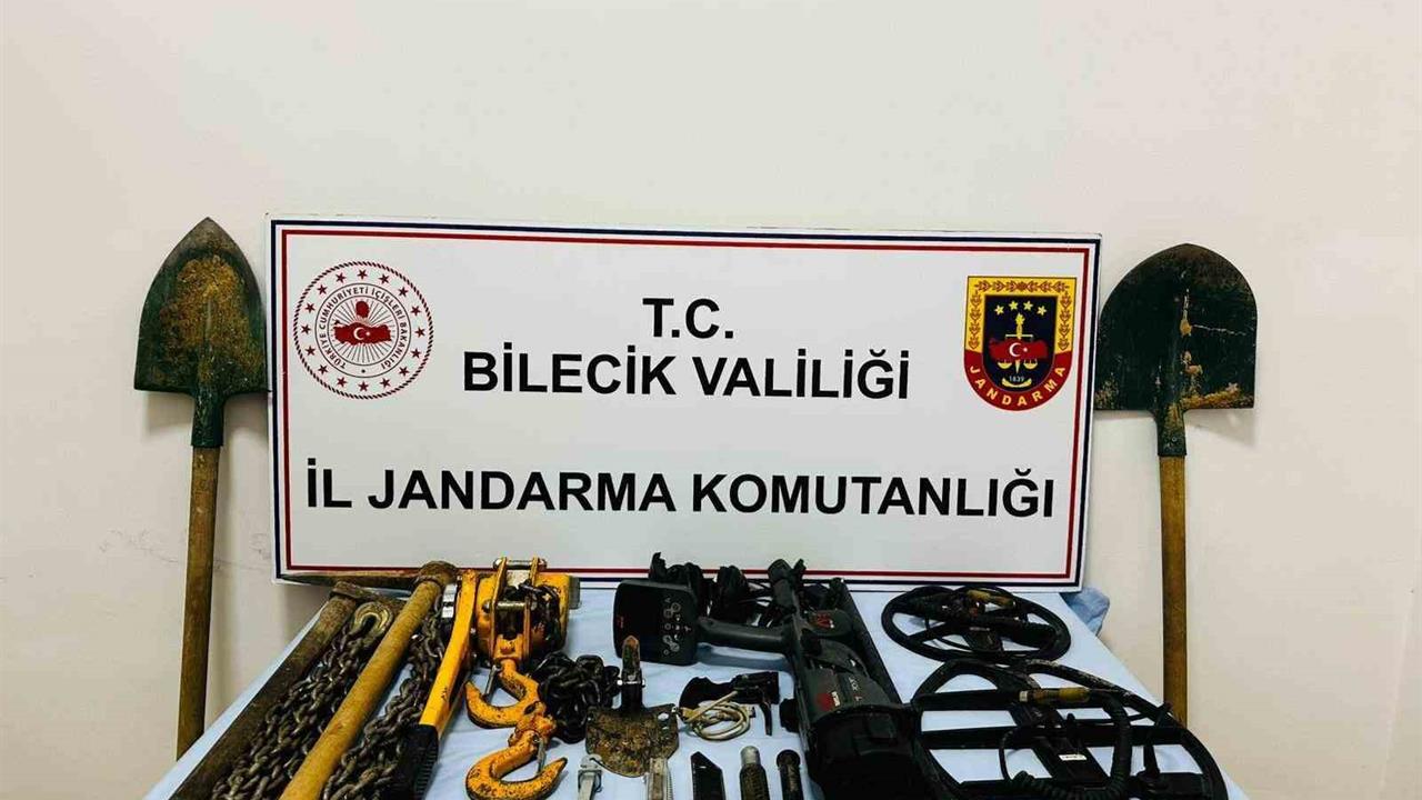 Bilecik'te Kaçak Kazı Operasyonu: 5 Gözaltı