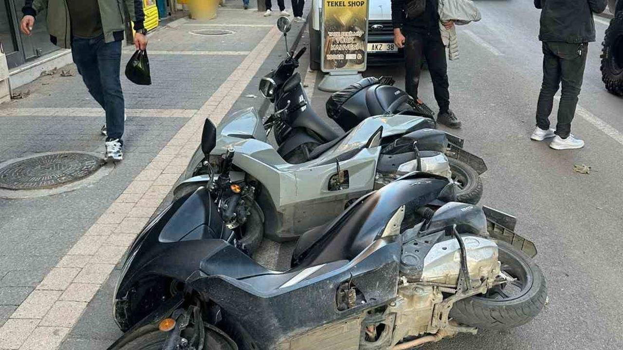 Balıkesir'de Motosiklet Kazası: Sürücü Kaçtı