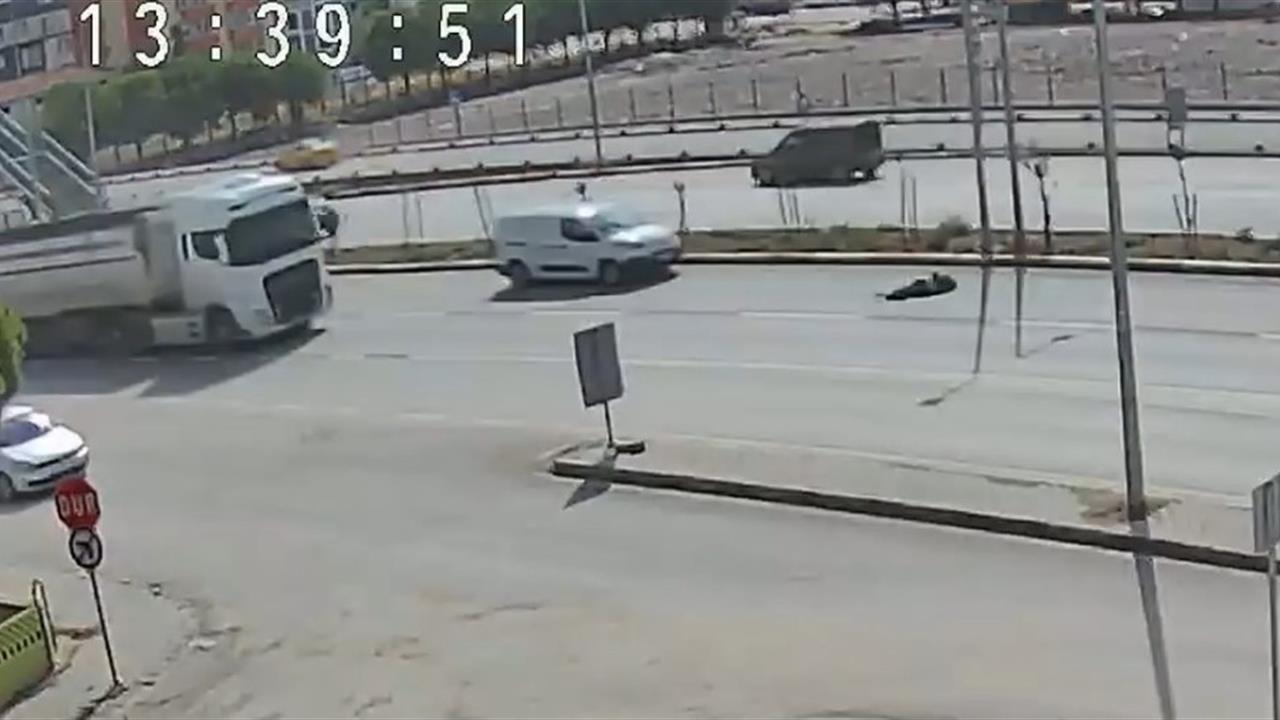 Bandırma'da Kamyonet Çarpan Yaşlı Adam Yaralandı