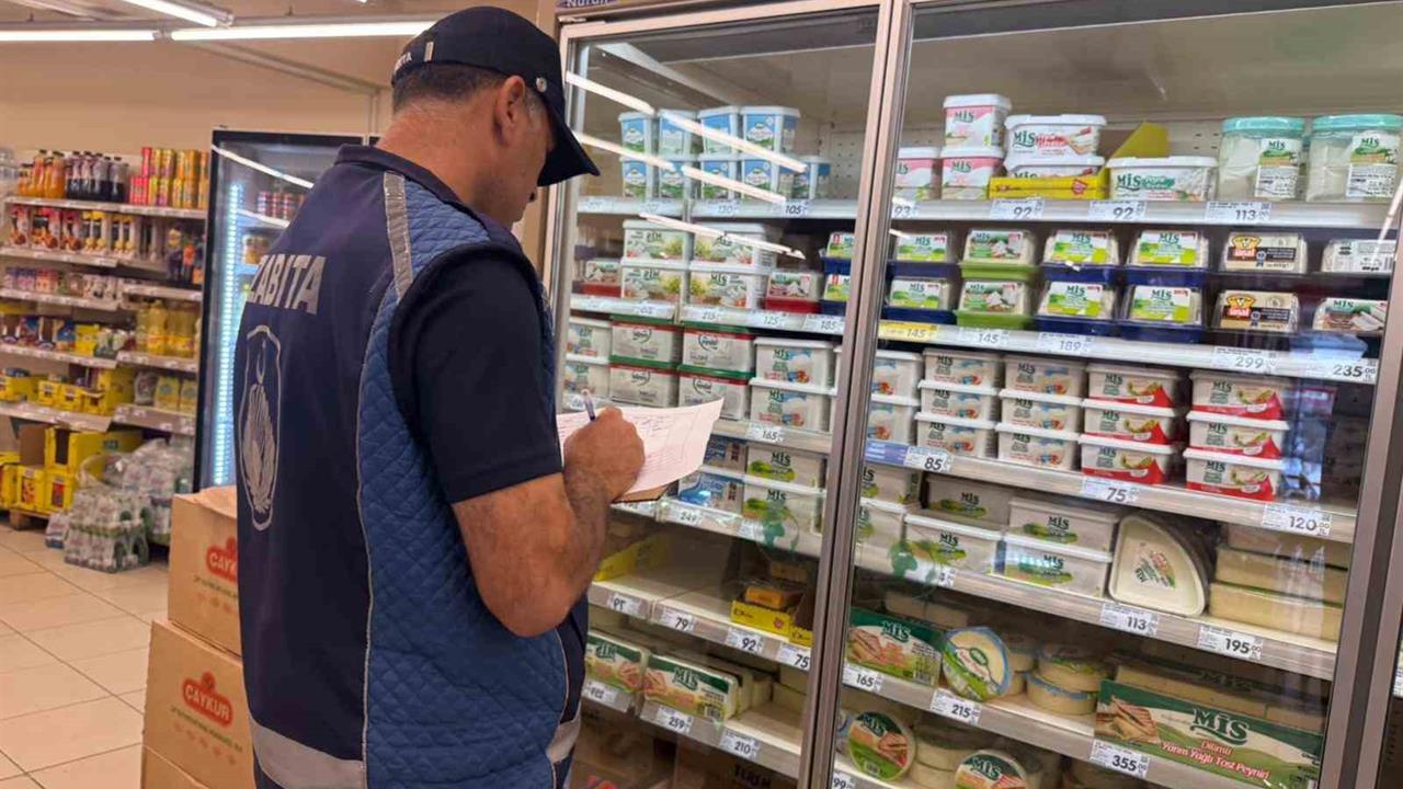Karabük'te Market Denetimleri: Etiket, Fiyat ve Tarihler Kontrol Edildi