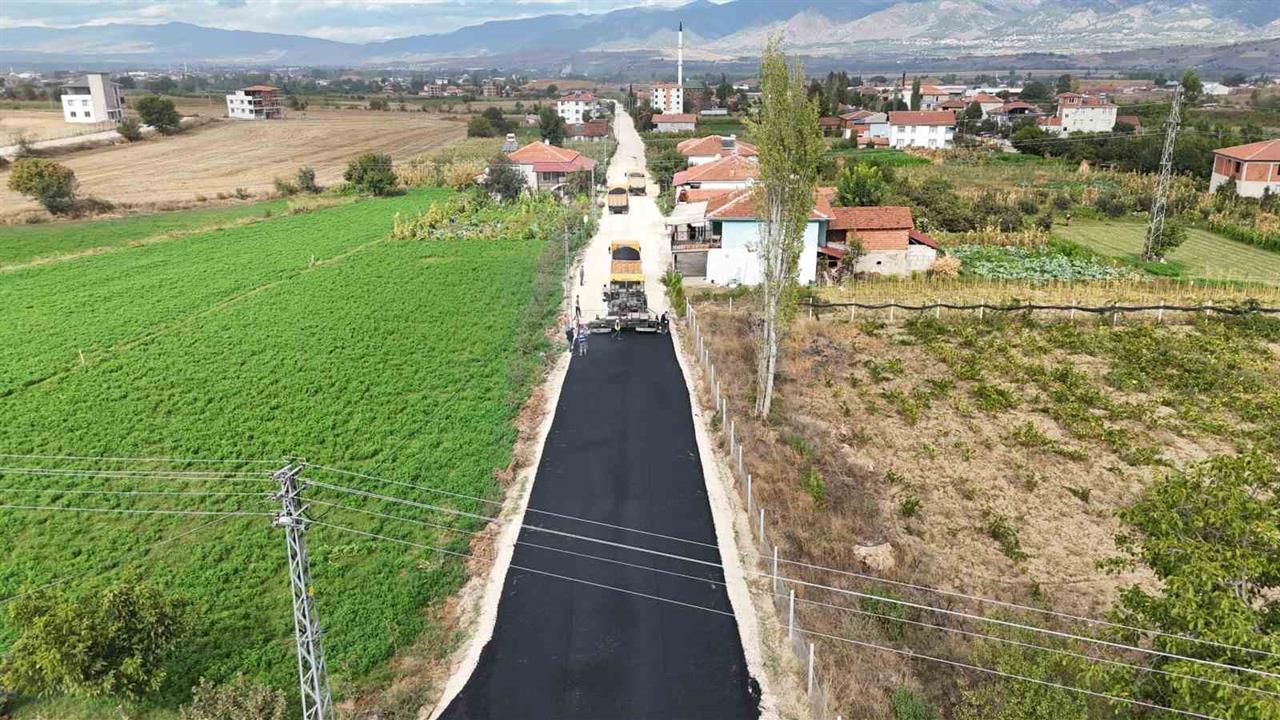 Erbaa'da Eski Yol Asfaltlanıyor: 2,5 Kilometre Hizmete Açılıyor