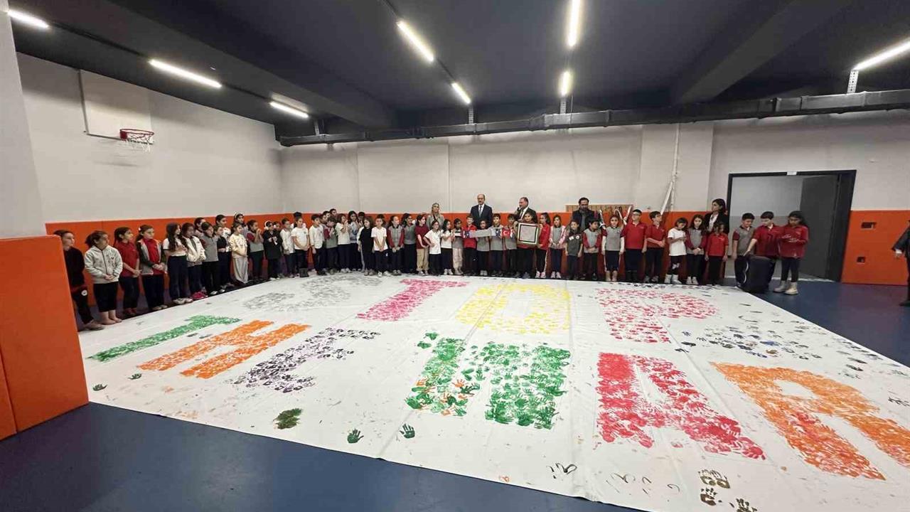 Ümraniye'de Çocuklardan Barış Mesajı: "Savaşı Durdurun"