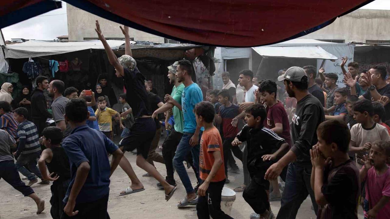 Gazze'de Ateşkes Kararı: Çocuklar Sevindi