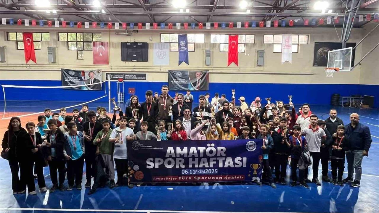 Denizli'de Amatör Spor Haftası: 104 Sporcu Yarıştı