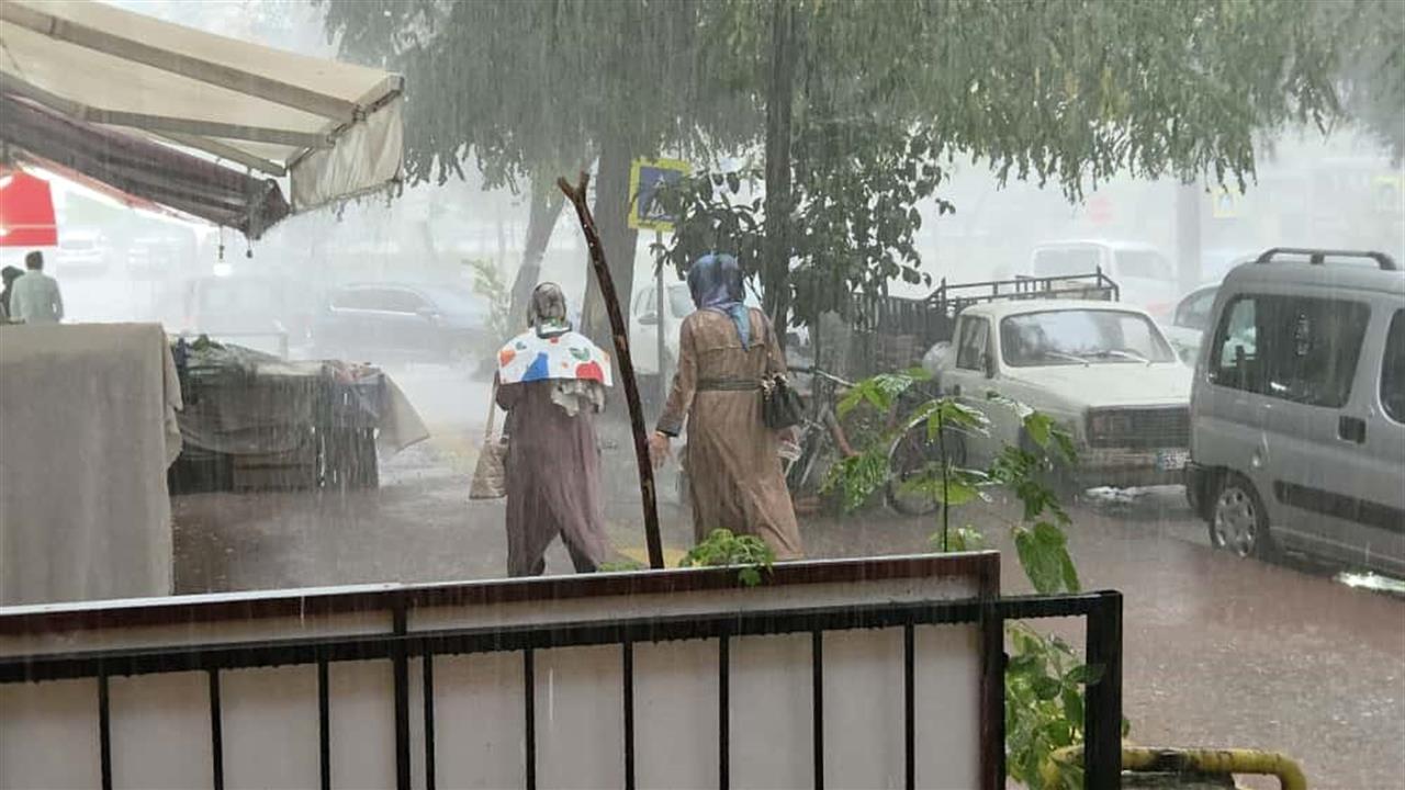 Samsun'da Ani Sağanak Yağış Zor Anlar Yaşattı