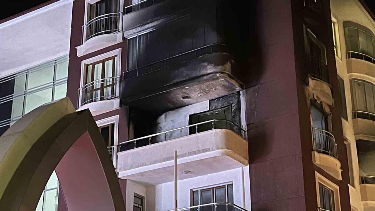 Konya'da Apartman Yangını: Yaşlı Çift Dumandan Etkilendi