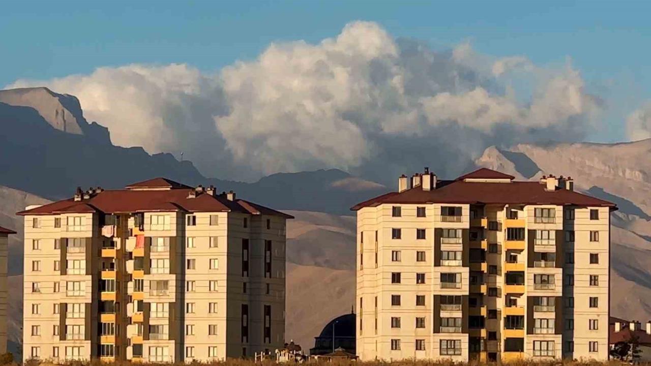 Cilo Dağı'nda Bulut Şöleni: Göz Dolduruyor