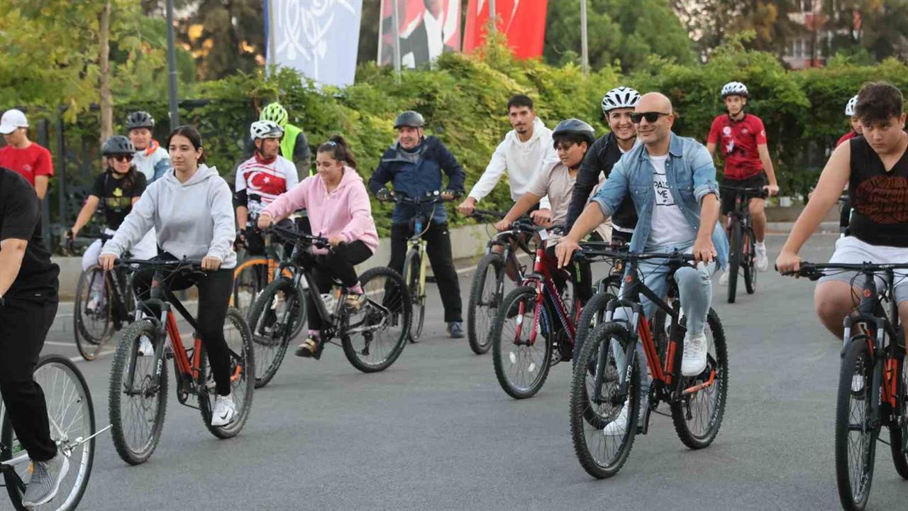 Aydın'da Bisiklet Turu: Sağlıklı Yaşam Vurgusu