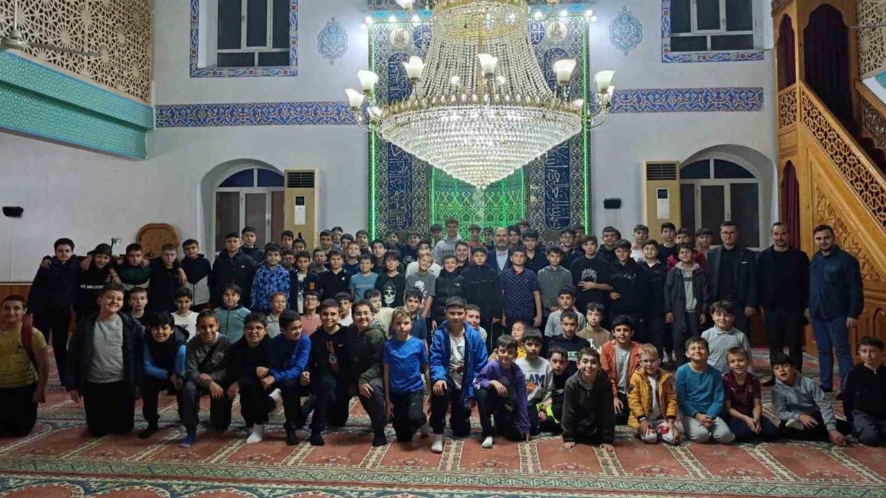 Çanakkale'de Gençlik Buluşması: 100 Genç Bir Araya Geldi