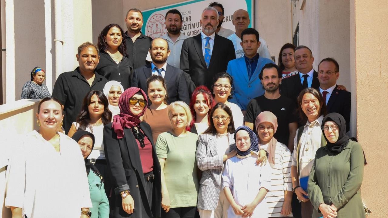 Mersin Valisi Eşi Dudu İrem Toros, Özel Toroslar Eğitim Uygulama Okulu'nu Ziyaret Etti