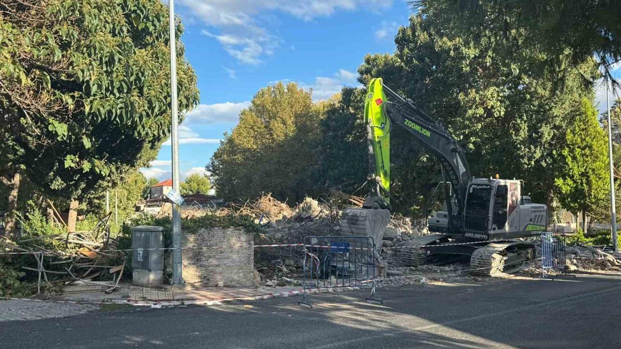 Denizli'de CHP'li Başkan İfadeye Çağrıldı: Yıkım Tepkisi Büyüyor