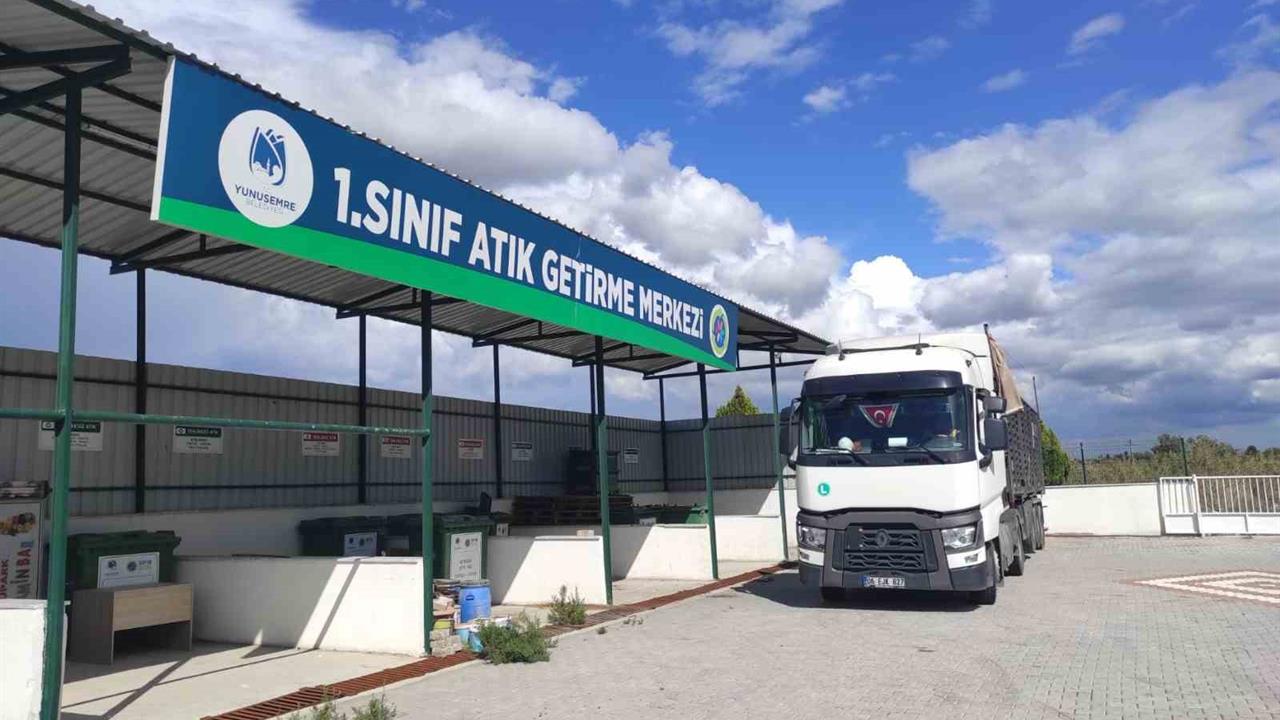 Yunusemre'de 3 Ton İlaç Çevreye Zararsız Hale Getirildi