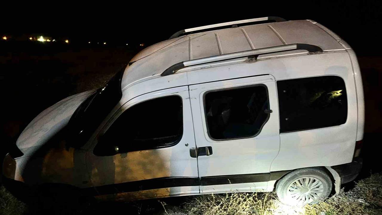 Van'da Kamyonet Takla Attı: 2 Yaralı