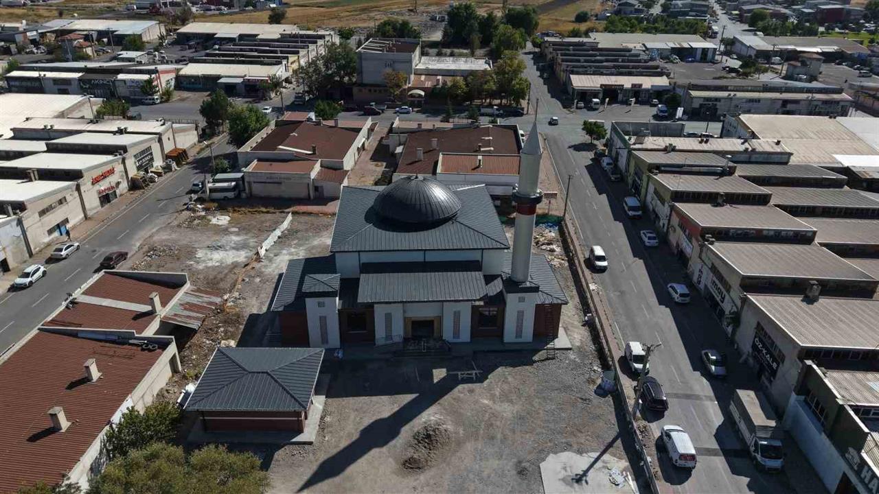 Kayseri'de Abbar Mahallesi'nde Cami İnşaatı Tamamlanıyor