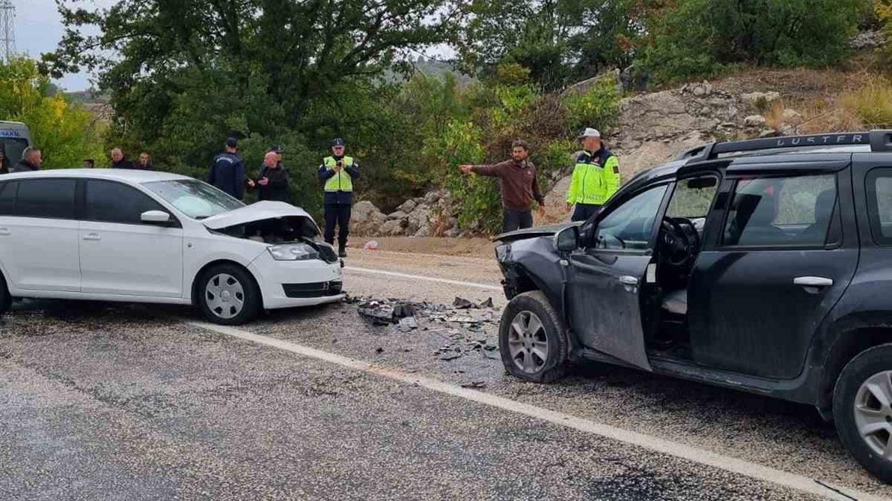 Bilecik'te Trafik Kazası: 2 Yaralı