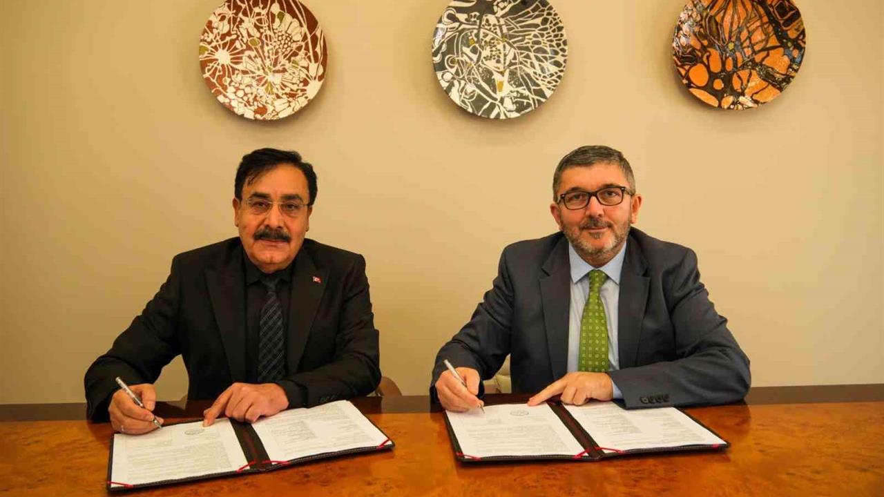 Bilecik'te Öğrenciler İçin Gençlik Programı Başladı