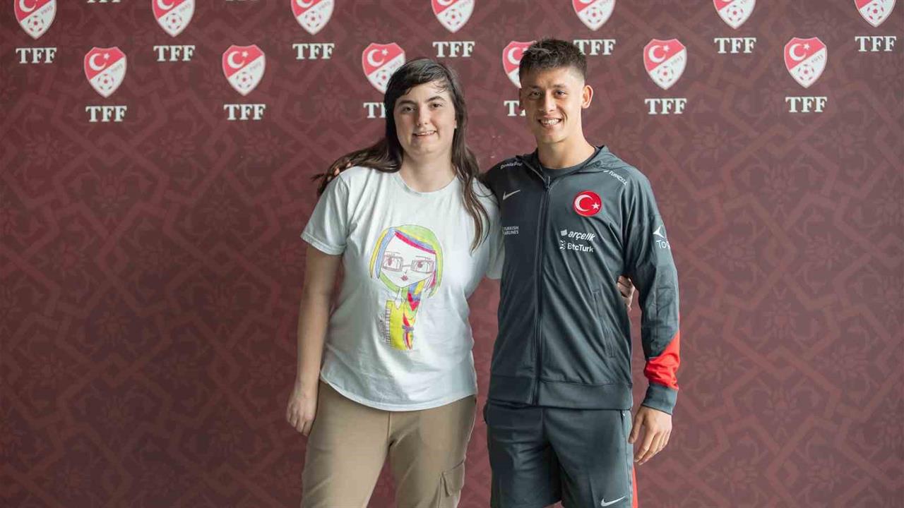 İstanbul'da Futbol ve Sanat Buluşması: Otizme Destek