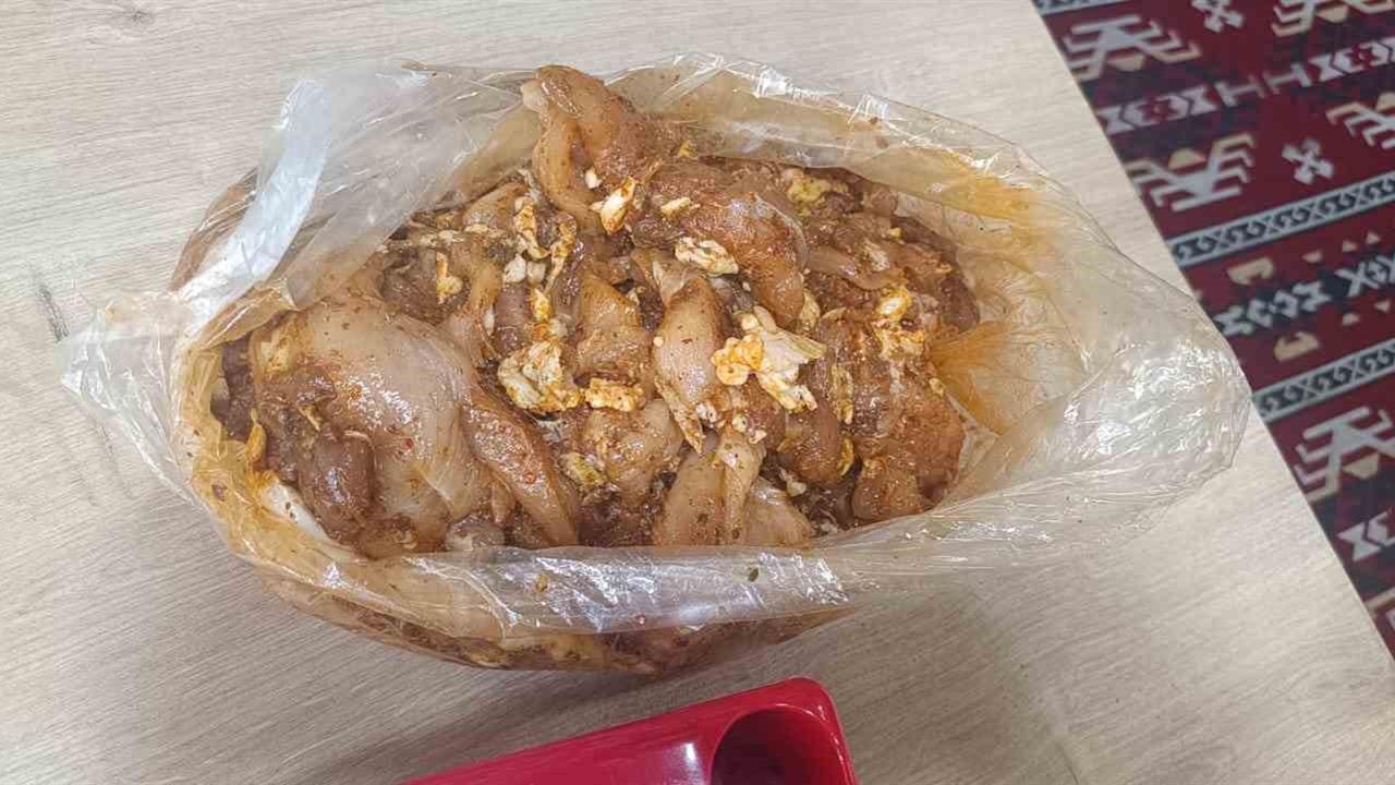 Diyarbakır'da Son Kullanma Tarihi Geçen 600 Kilogram Gıda Ürünü Ele Geçirildi