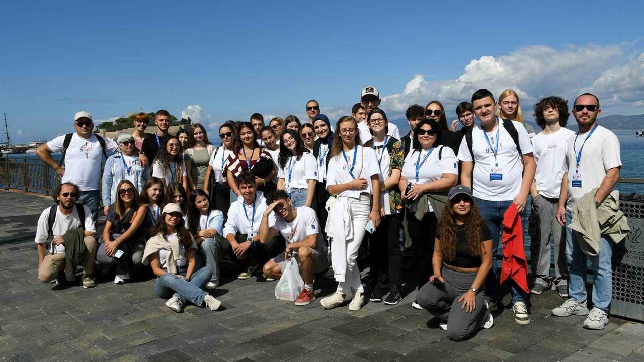 Kuşadası’nda Kardeş Şehir Öğrencileri Kültürel Gezi Düzenledi