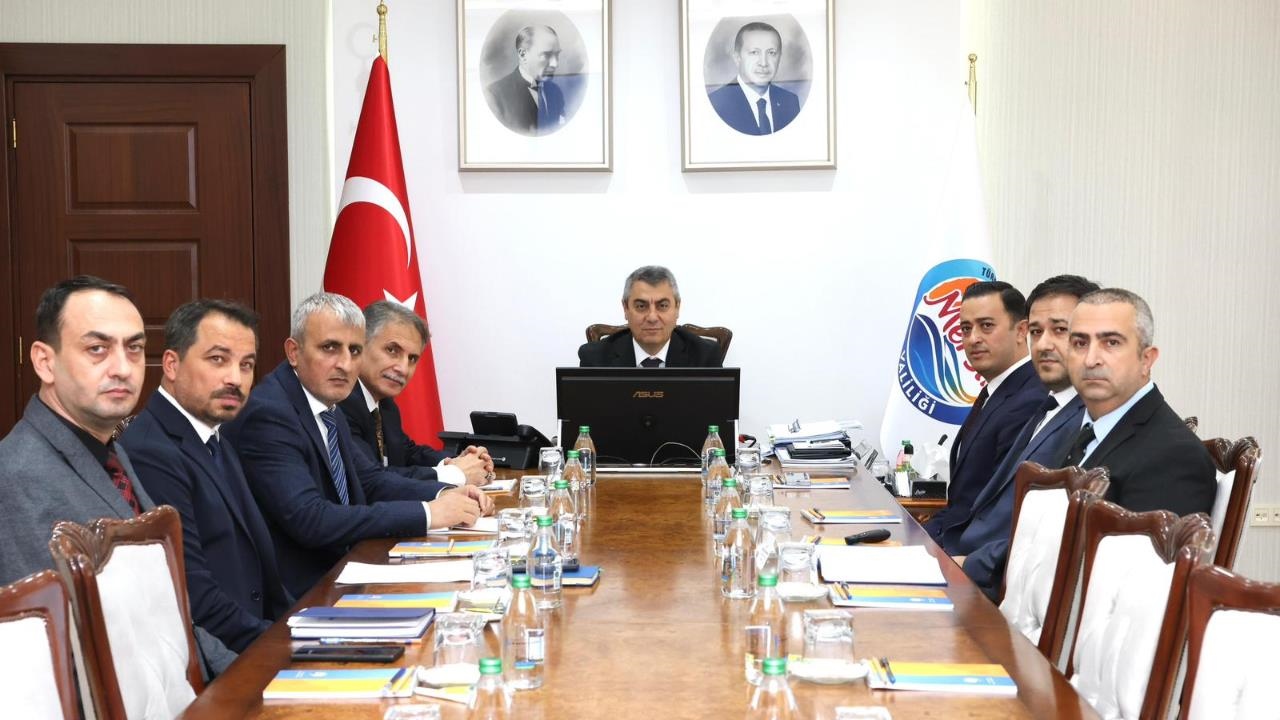 Vali  Toros’un Başkanlığında, Toros Devlet Hastanesi İle İlgili Değerlendirme Toplantısı Gerçekleştirildi