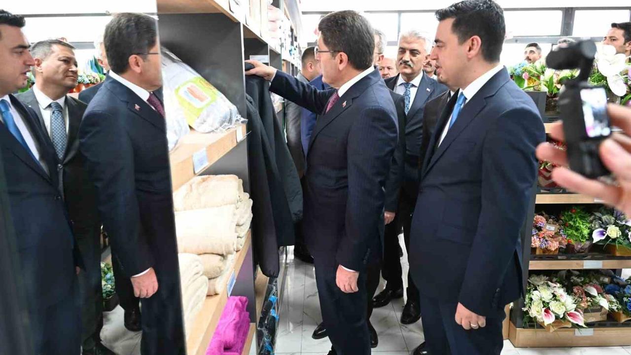 Kırıkkale'de Adalet Bakanı Tunç'tan İşyurtları Ziyareti