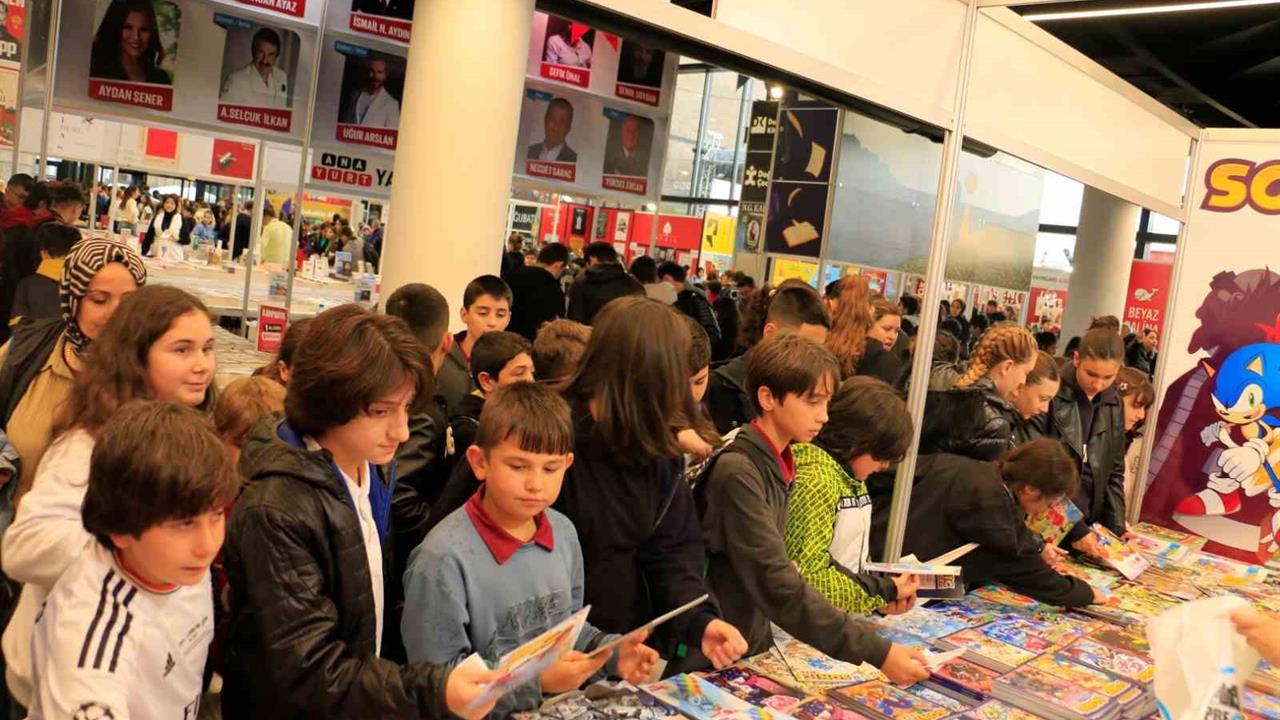 Kocaeli Kitap Fuarı'nda Çocukların Çizgi Roman Coşkusu