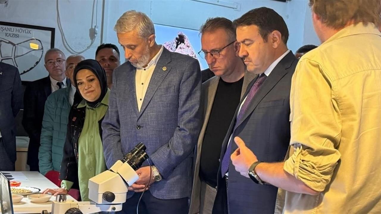 Kütahya'da Tavşanlı Höyük Kazı Alanına Ziyaret Gerçekleştirildi