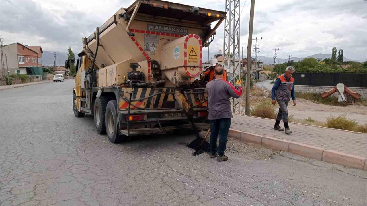 Kayseri'de Kırsal Yolların Bakımı Başladı
