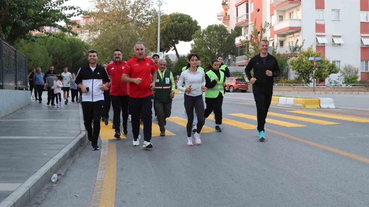 Aydın'da Halk Koşusu Etkinliği Gerçekleşti