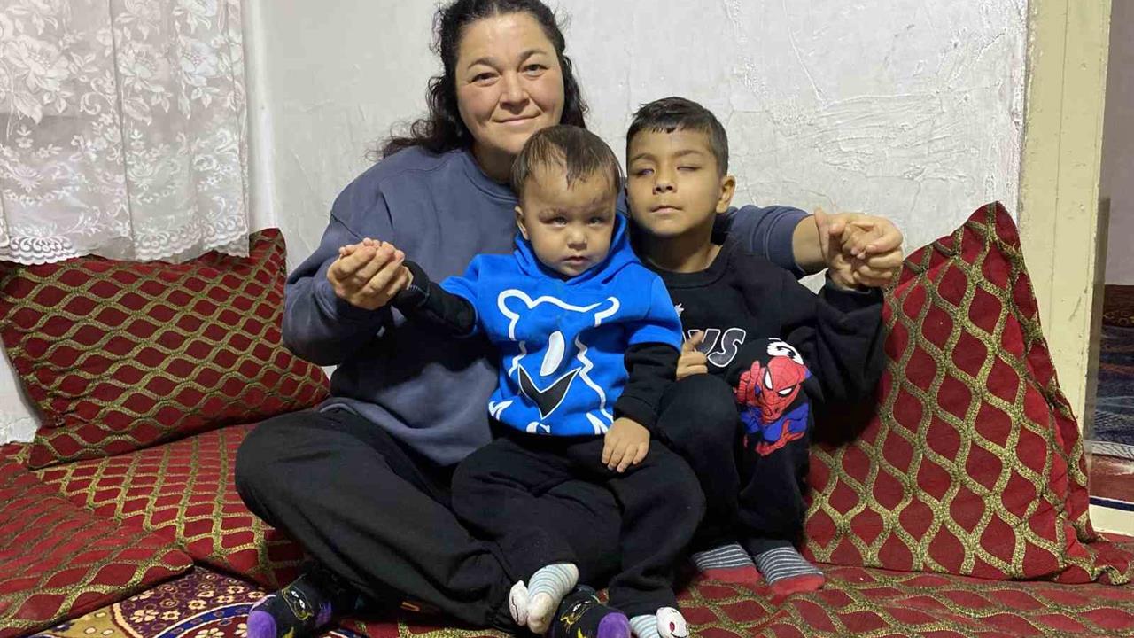 Eskişehir'de Görme Engelli Kardeşler Hayata Merhaba Dedi