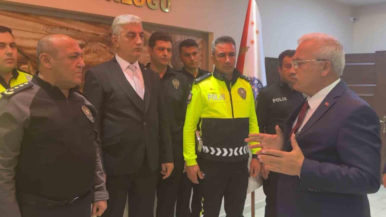 Aksaray'da Polis Memurlarına Başarı Belgesi Verildi