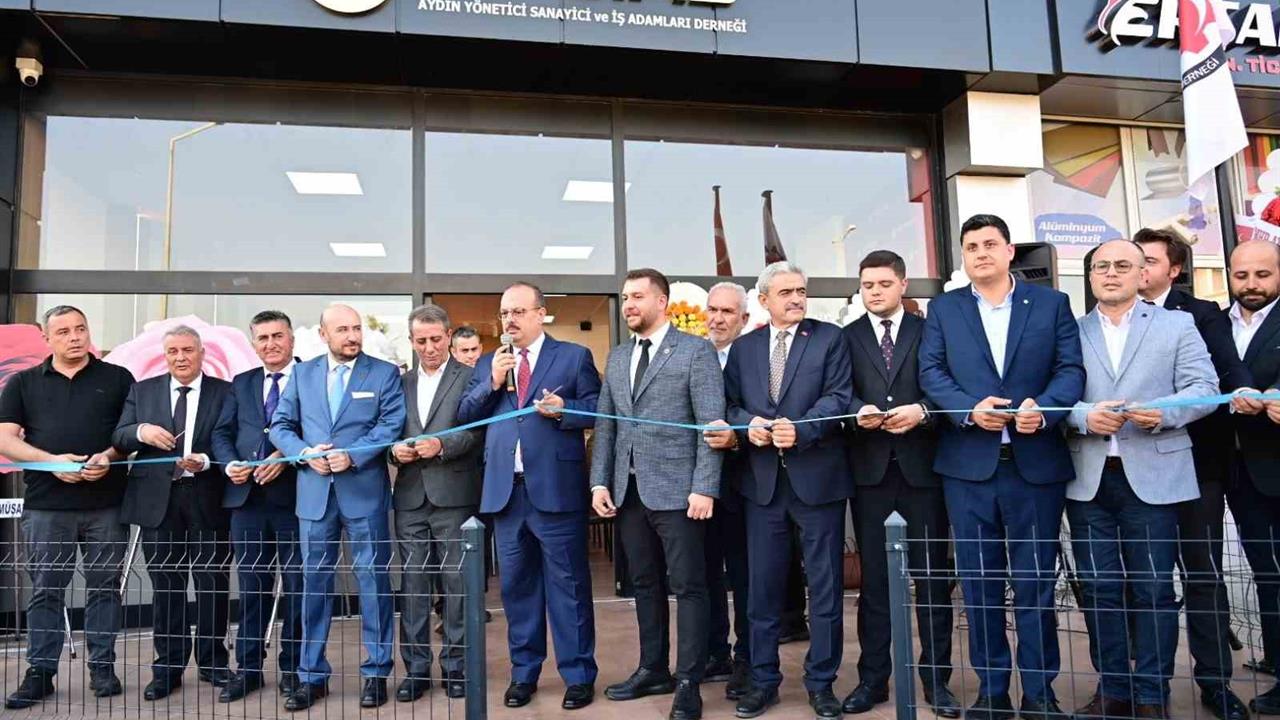 Aydın'da İş Adamlarına Yeni Hizmet Binası Açıldı
