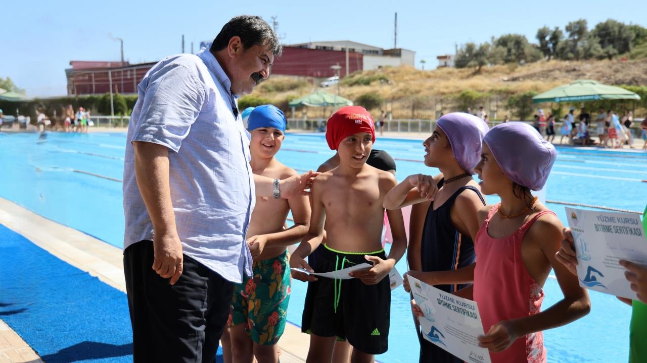 Mersin Toroslar’da 2 Bin 500 Çocuk Yüzme Öğrendi