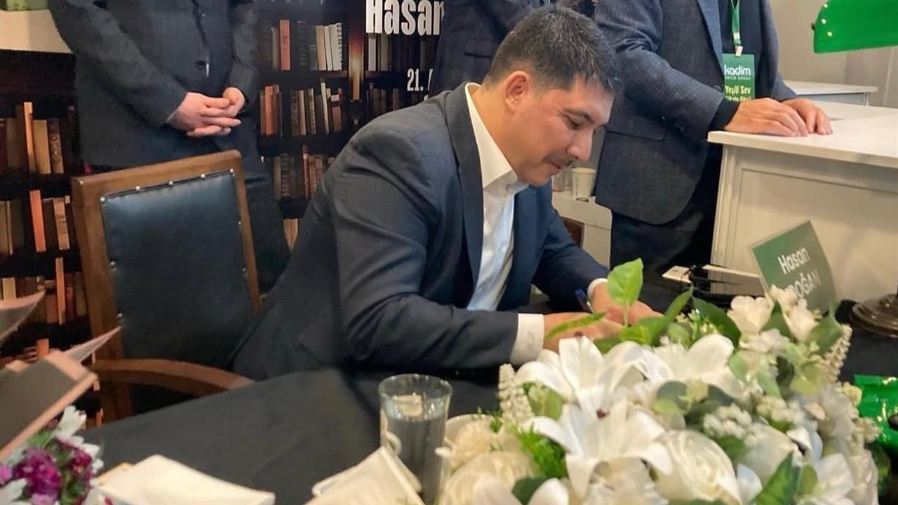 Prof. Dr. Hasan Doğan, Ankara Kitap Fuarı'nda Okurlarıyla Buluştu