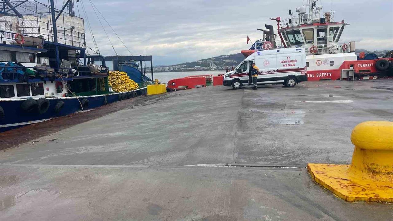 Çanakkale Boğazı'nda Balıkçılar Kurtarma Operasyonu Gerçekleştirdi