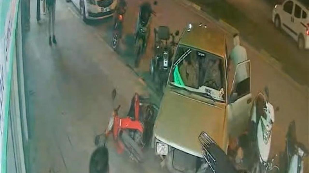 Manisa'da Drift Yapan Sürücü Kaza Yaptı, Kaçtı: Güvenlik Kamerasında Anbean Kaydedildi