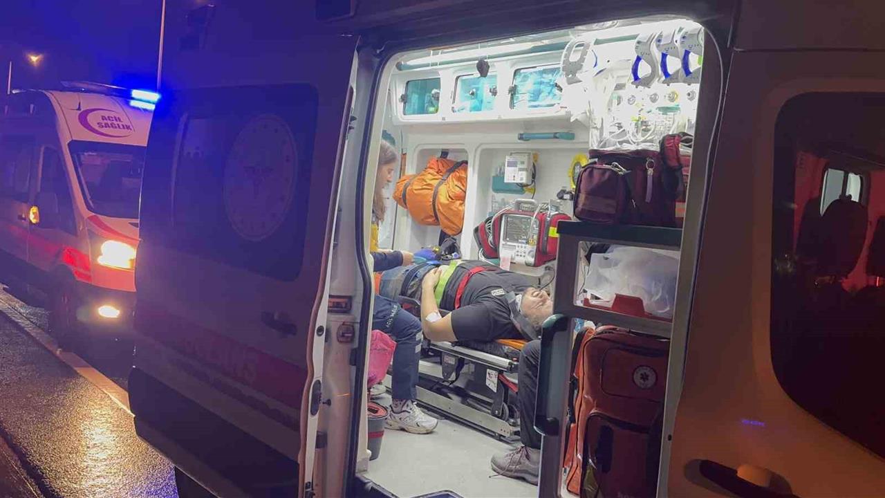 Kocaeli'de Feci Kaza: Sürücü Yola Fırladı, Araç Ters Döndü