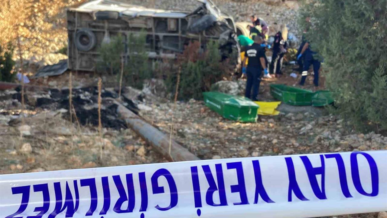 Mersin'de İşçi Servisi Kazasında Ölü Sayısı 6’ya Yükseldi: Detaylar Ortaya Çıktı