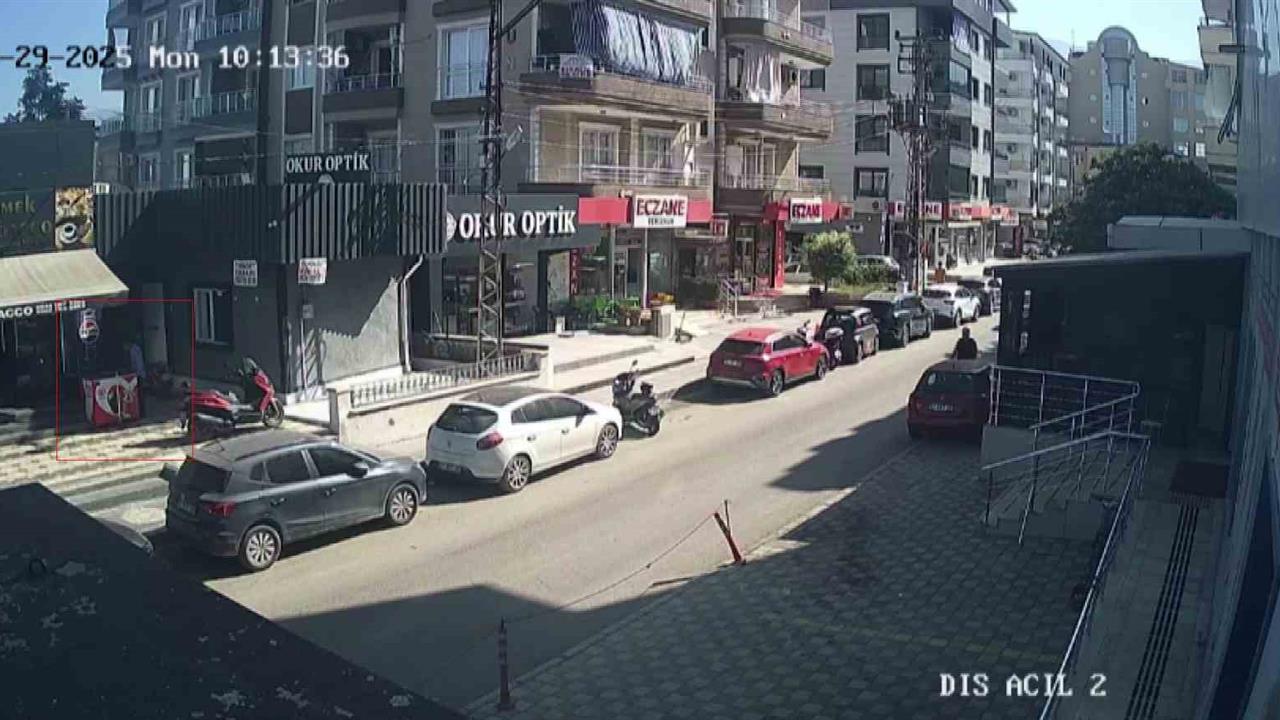 Hatay'da Dondurma Hırsızlığı: 7 Bin TL'lik Sepet Çalındı
