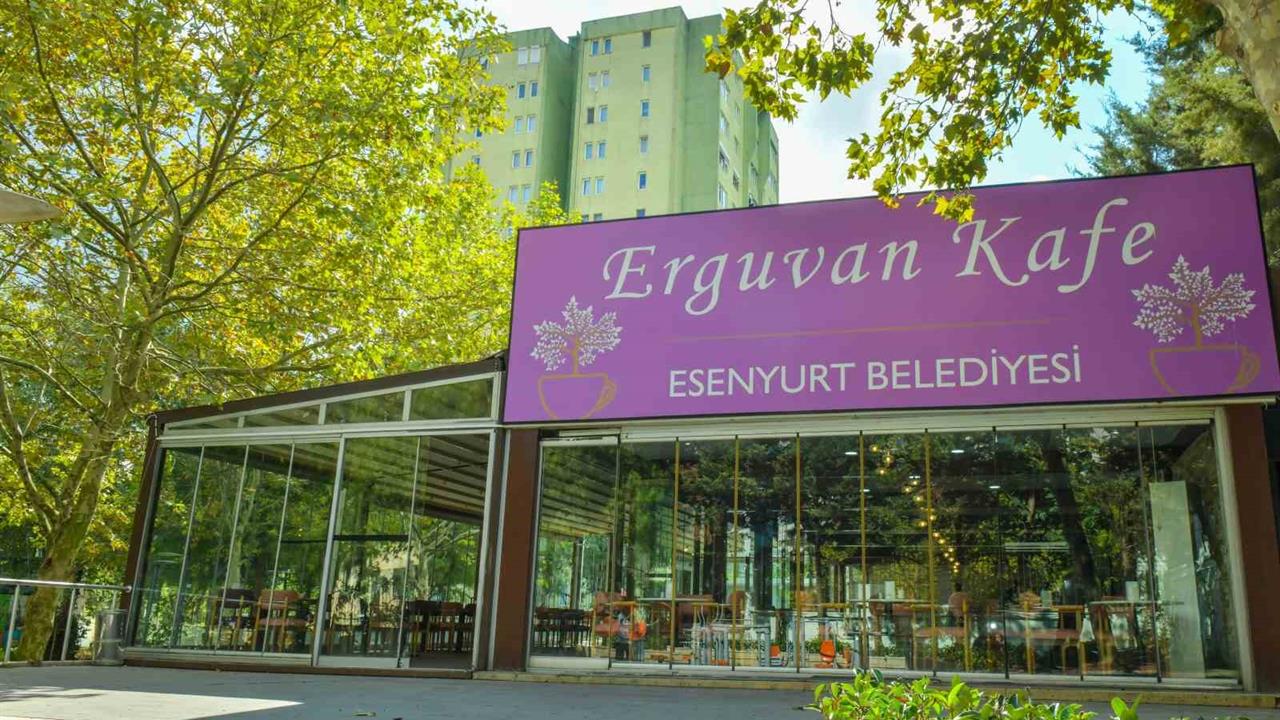 Esenyurt'ta Yeni Sosyal Tesis: Erguvan Kafe Açıldı
