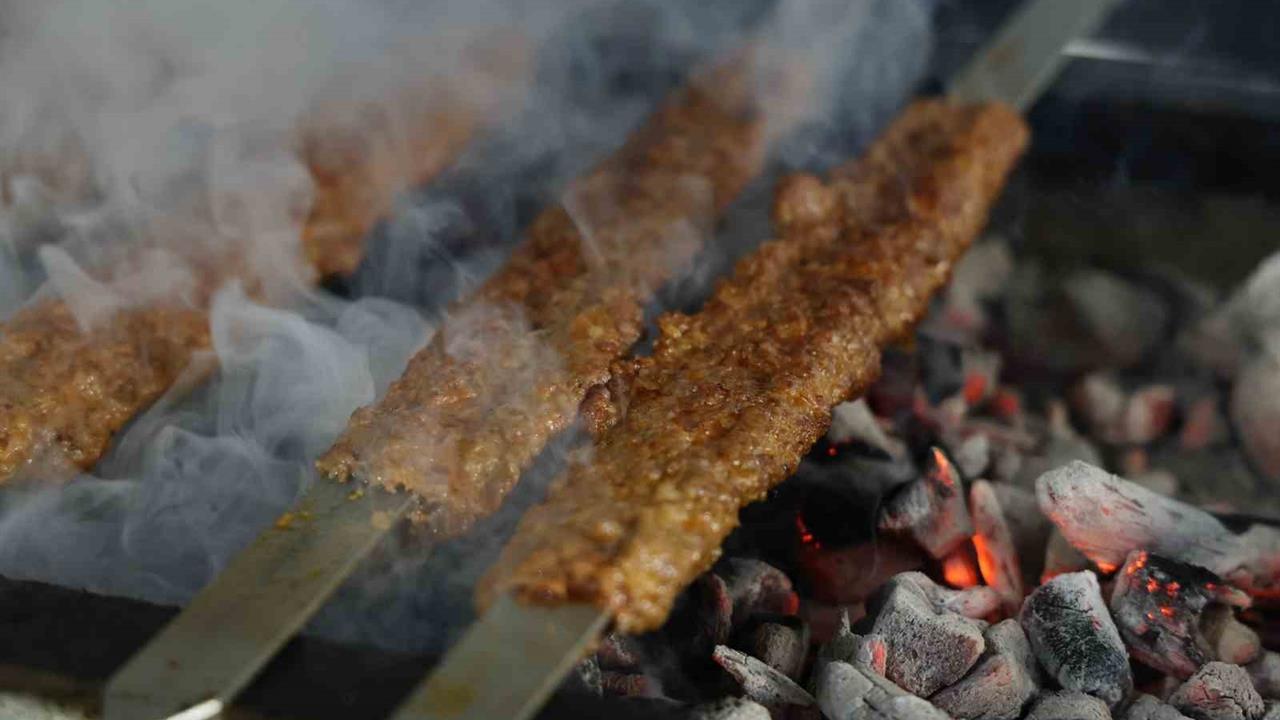 Adana'da Kebap Festivali Coşkusu: Dumanlar Yükseliyor