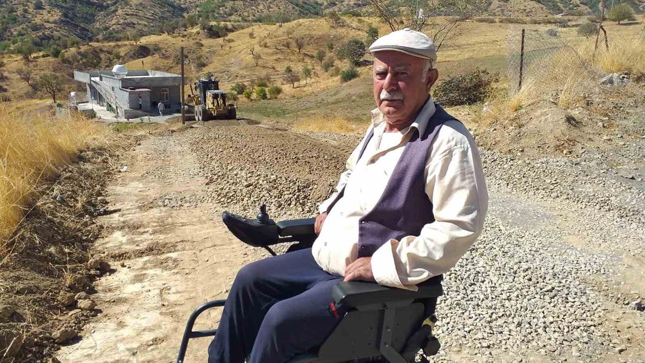 Siirt’te Engelli Vatandaşın Yolu Asfaltlandı