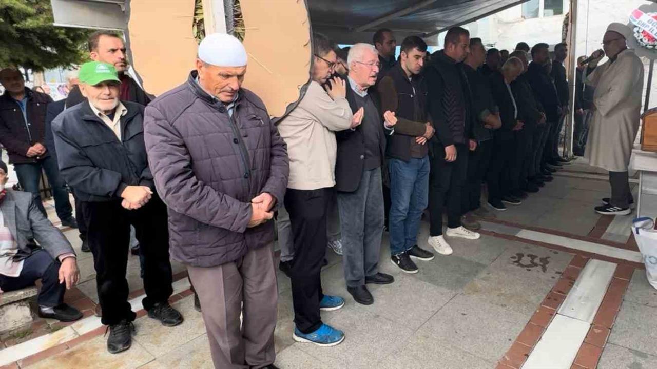 Edirne'de Perde Asarken Düşen Kadın Hayatını Kaybetti