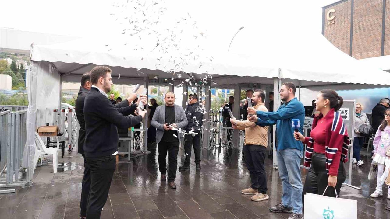 Kocaeli Kitap Fuarı’nda 1 Milyonuncu Ziyaretçi Coşkuyla Karşılandı